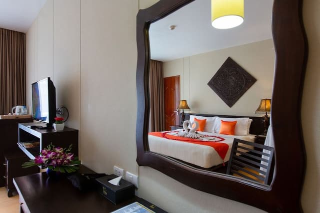 Deluxe Double Room with Pool Access