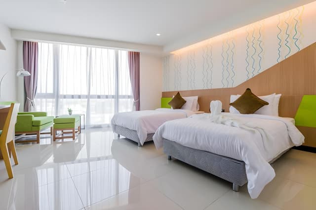 Deluxe Twin Beds