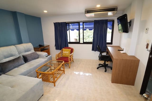 Suite, 1 Queen Bed