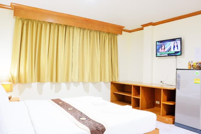 Standard Double Bed