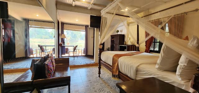 Deluxe King Bed