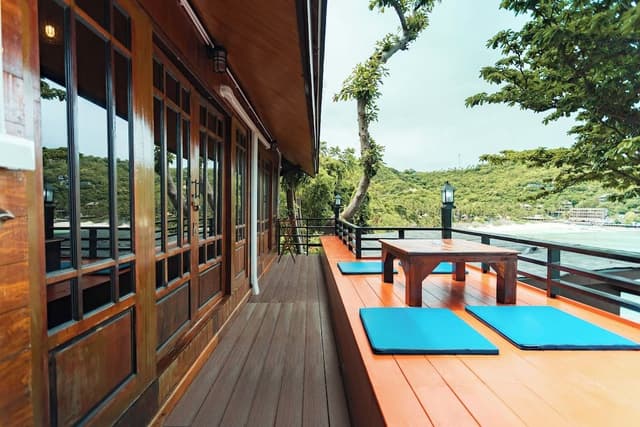Family sea view bungalow