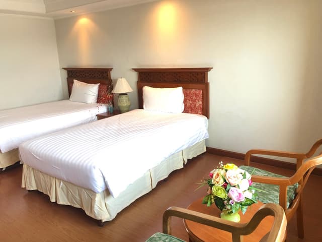 Deluxe Twin Bed