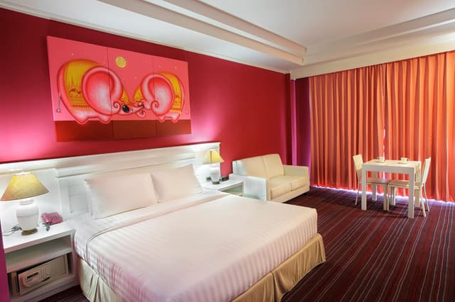 Deluxe Double Bed