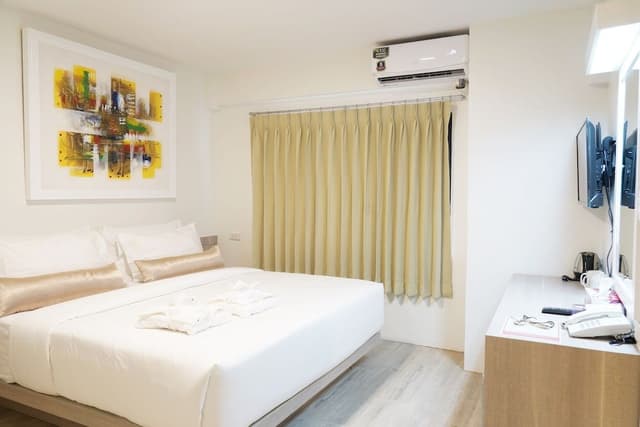 Superior Double Room with Window