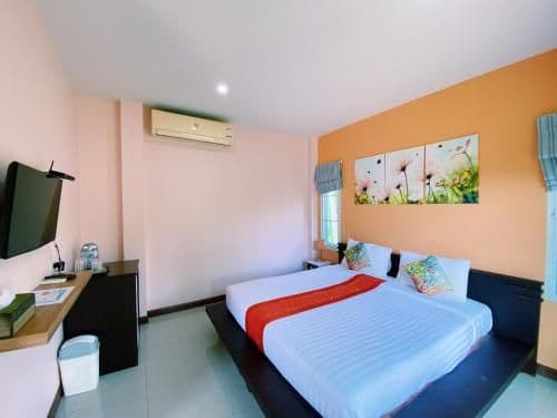 Standard Room with King Bed