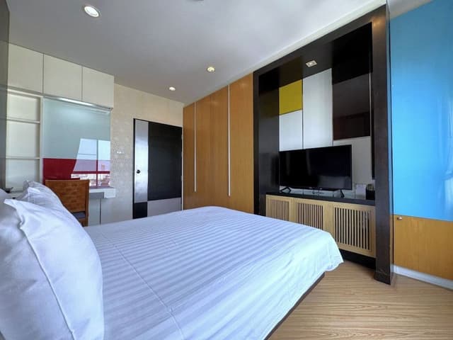 2 Bedrooms Family Suite City View