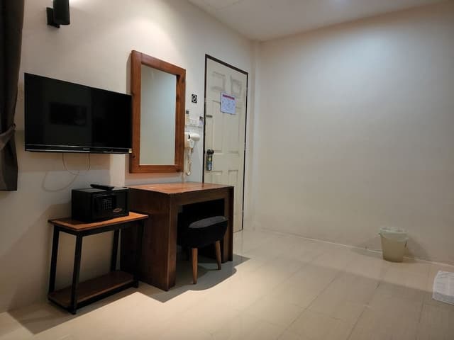 Standard Twin Room (No Balcony