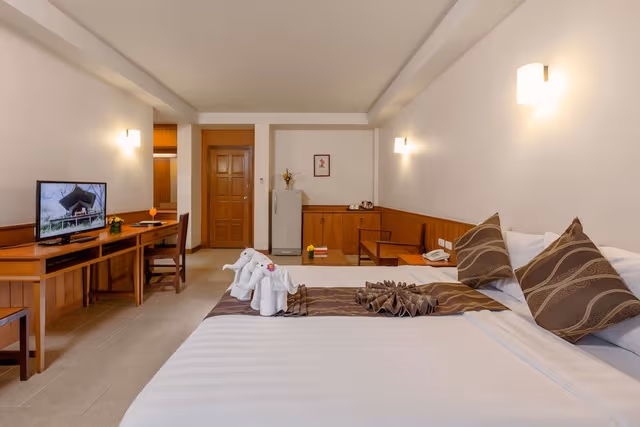 Superior Room, Pool View