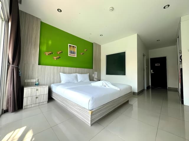 Deluxe Room, Pool Access