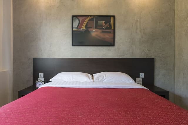 Deluxe Double Room, 1 Queen Bed, Private Bathroom, City View