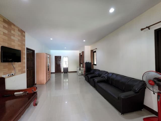 Bungalow 2 Bedrooms with Living Room (4 Adults)