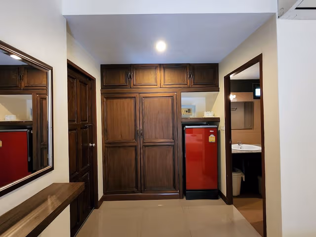 Bungalow 2 Bedroom no connecting door (4 Adults)