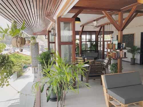 โรงแรมเดอะ รีฟ โรงแรมเดอะ รีฟ