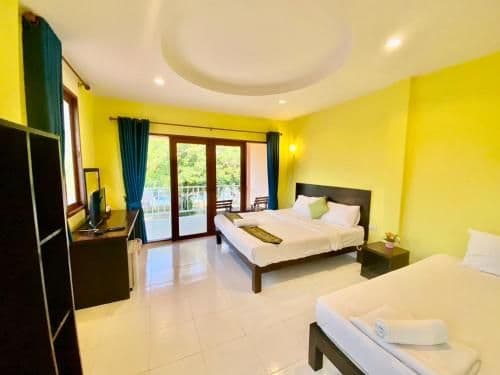 Family Room (3 Adults)