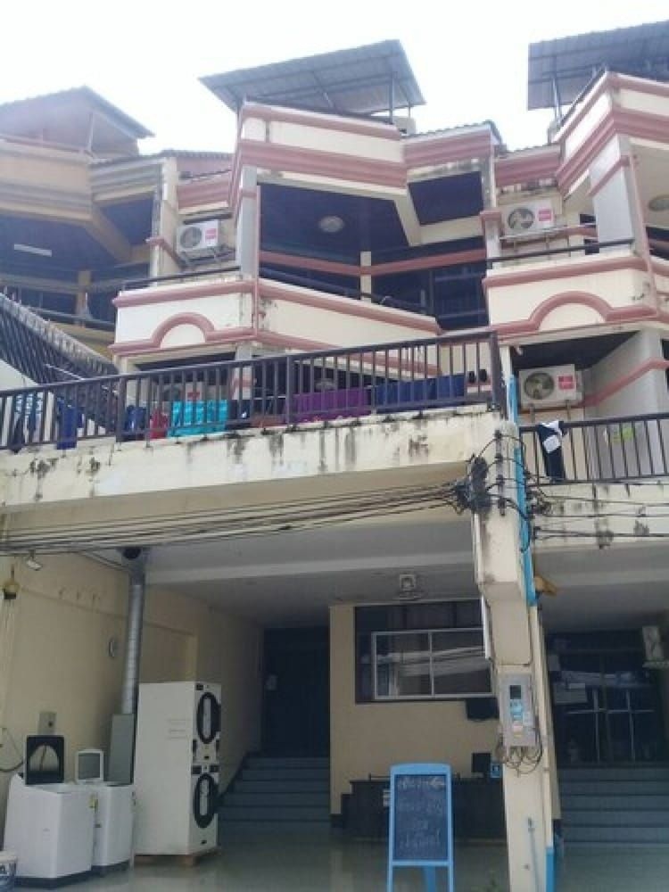 Hill Inn1