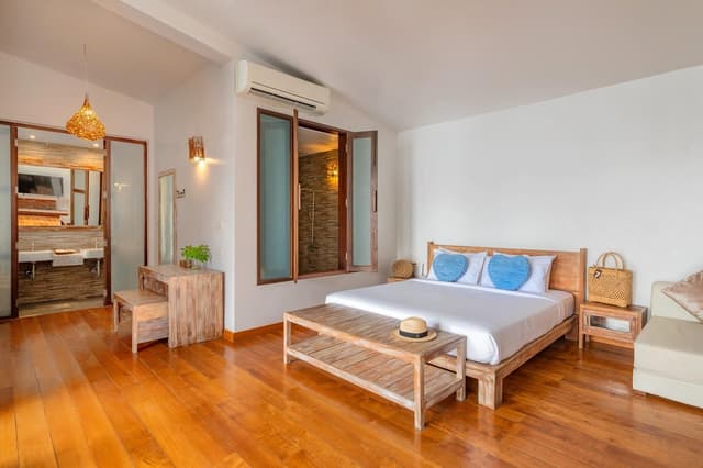Pool Access Villa