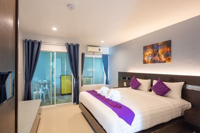 Premium Studio, 1 King Bed, Non Smoking