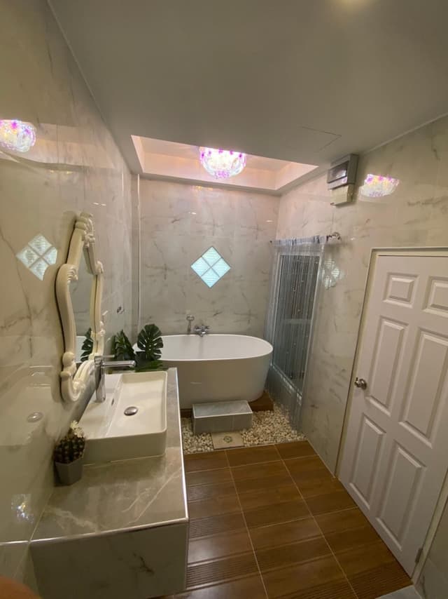 Double Room with Bathtub