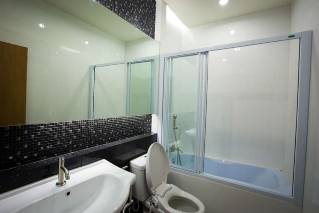 Studio Suite, 1 King Bed, Non Smoking, Kitchen