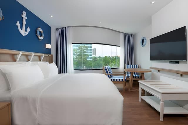 Deluxe Room, 1 King Bed