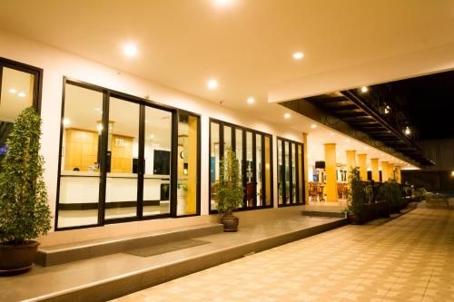 โรงแรม ที เอช บีช (TH Beach Hotel)4