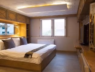 โกลเด้น เมาน์เท่น โฮสเทล (Golden Mountain Hostel)3