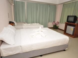 Piyapetch Place2
