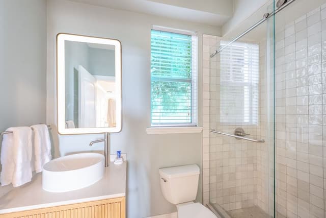 Brand New Two King Bedroom Bay View