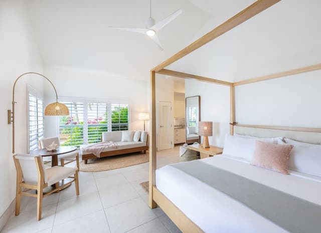 Orchid Junior Suite Ocean Front 1 King Bed