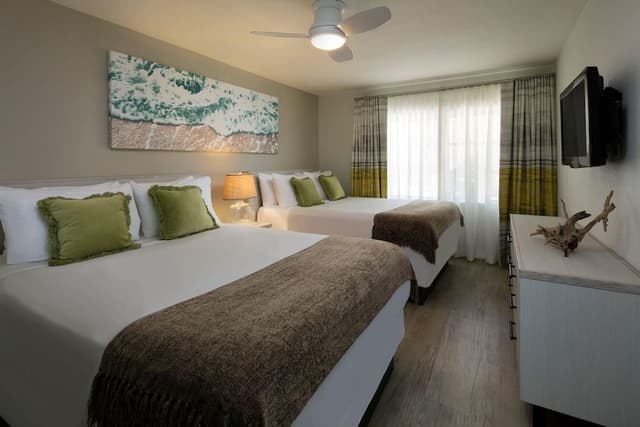 Suite, Multiple Beds, Garden View