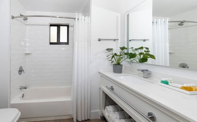 Suite, Multiple Beds, Garden View
