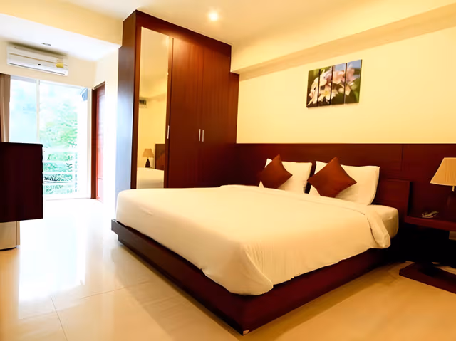 Standard Twin Room