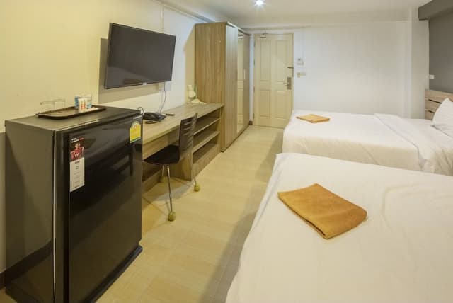 Deluxe Twin Queen Bed Room
