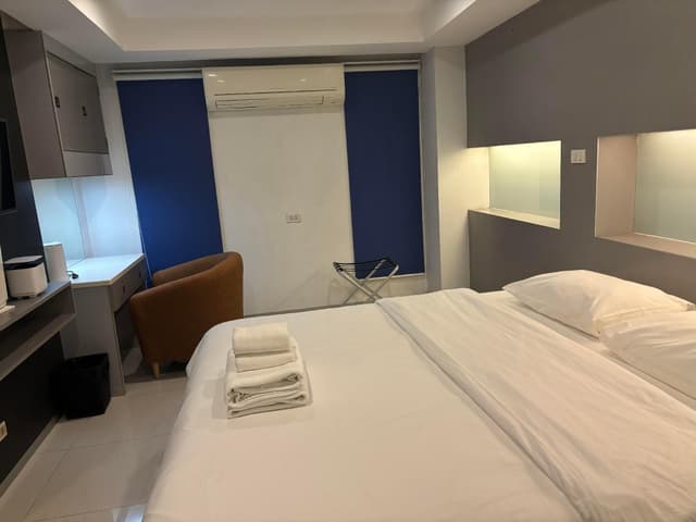 Standard - 1 Double Bed with Garden View