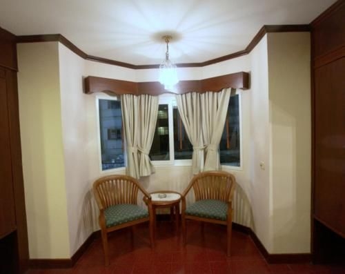 Karon Cafe Inn2