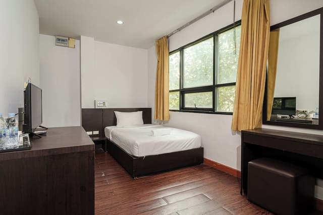 Deluxe Single Room