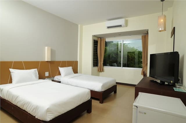 Standard Twin Room