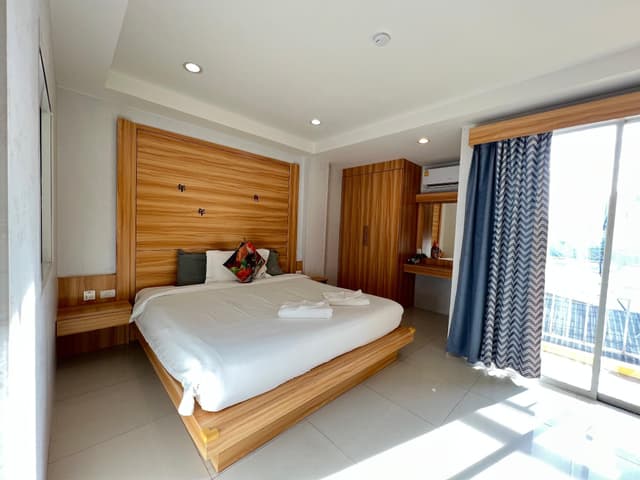 Deluxe Queen Room