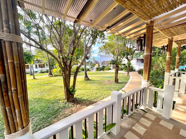 Superior Cottage, 1 Queen Bed, Garden View