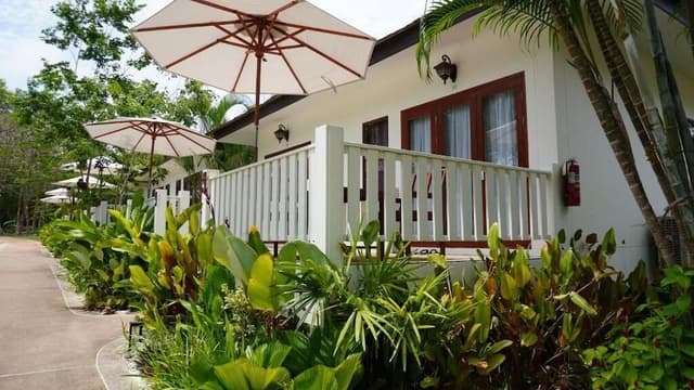 Superior Cottage, 1 Queen Bed, Garden View