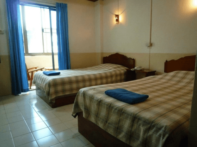 Standard Twin Room