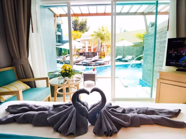 Deluxe Pool Access