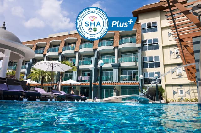 Deluxe Double or Twin Room with Pool Access