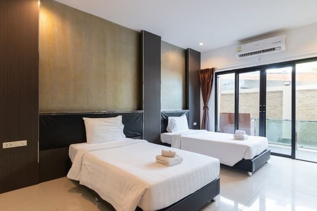 Standard Twin Room