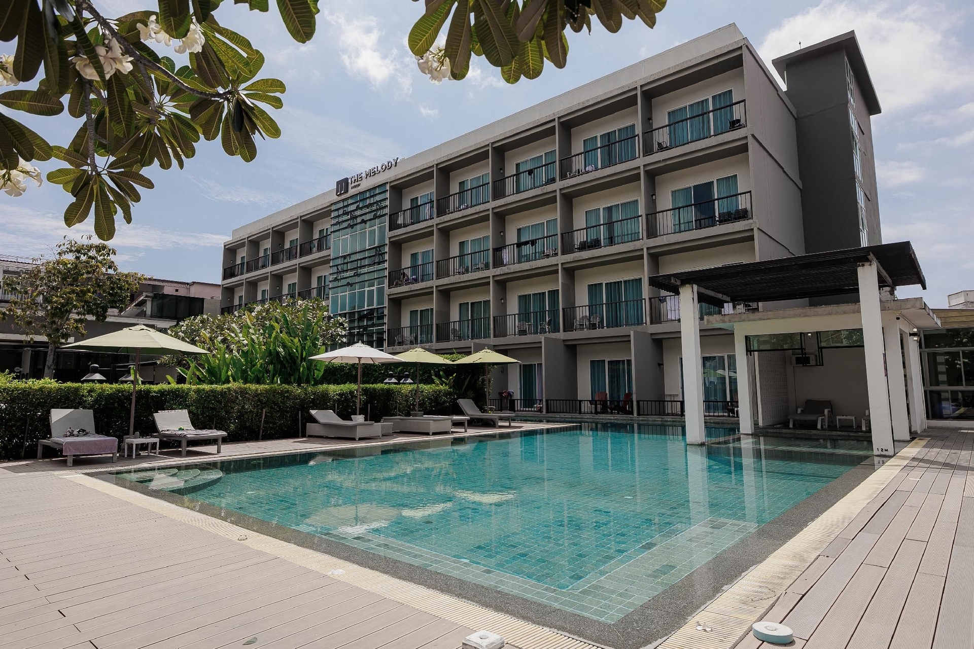 โรงแรมเดอะ เมโลดี้ ภูเก็ต (The Melody Phuket Hotel)3