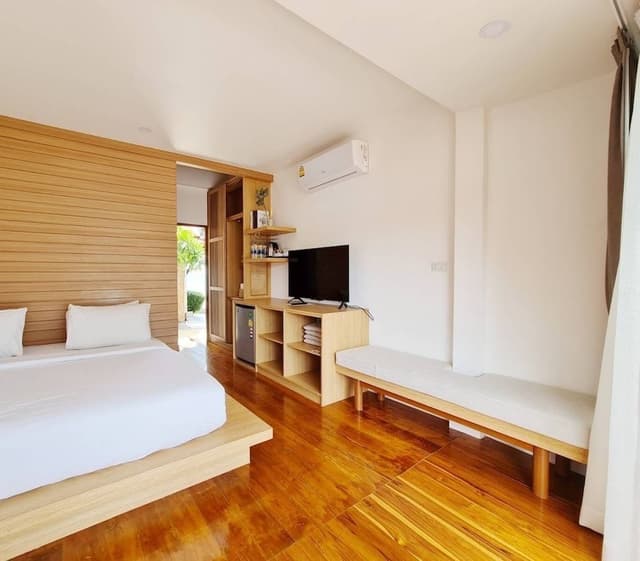 Family Sea View on 2 nd floor