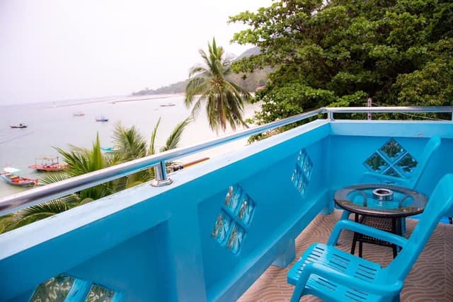 Ocean Front Suite