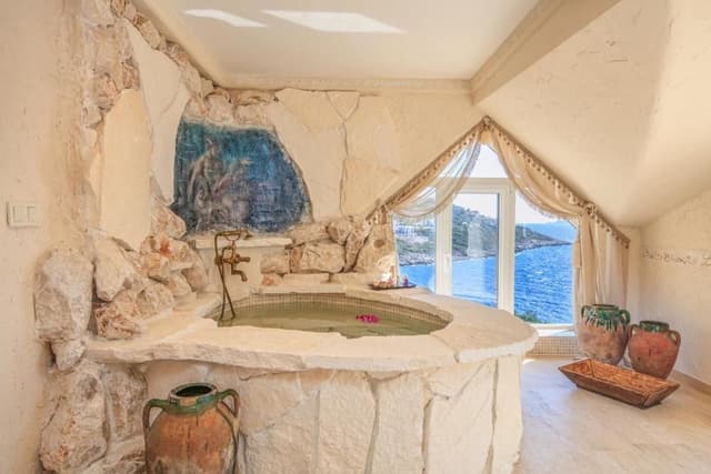 Deluxe Suite with Sea View