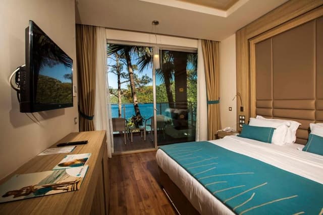 Standard Double or Twin Room with Sea View